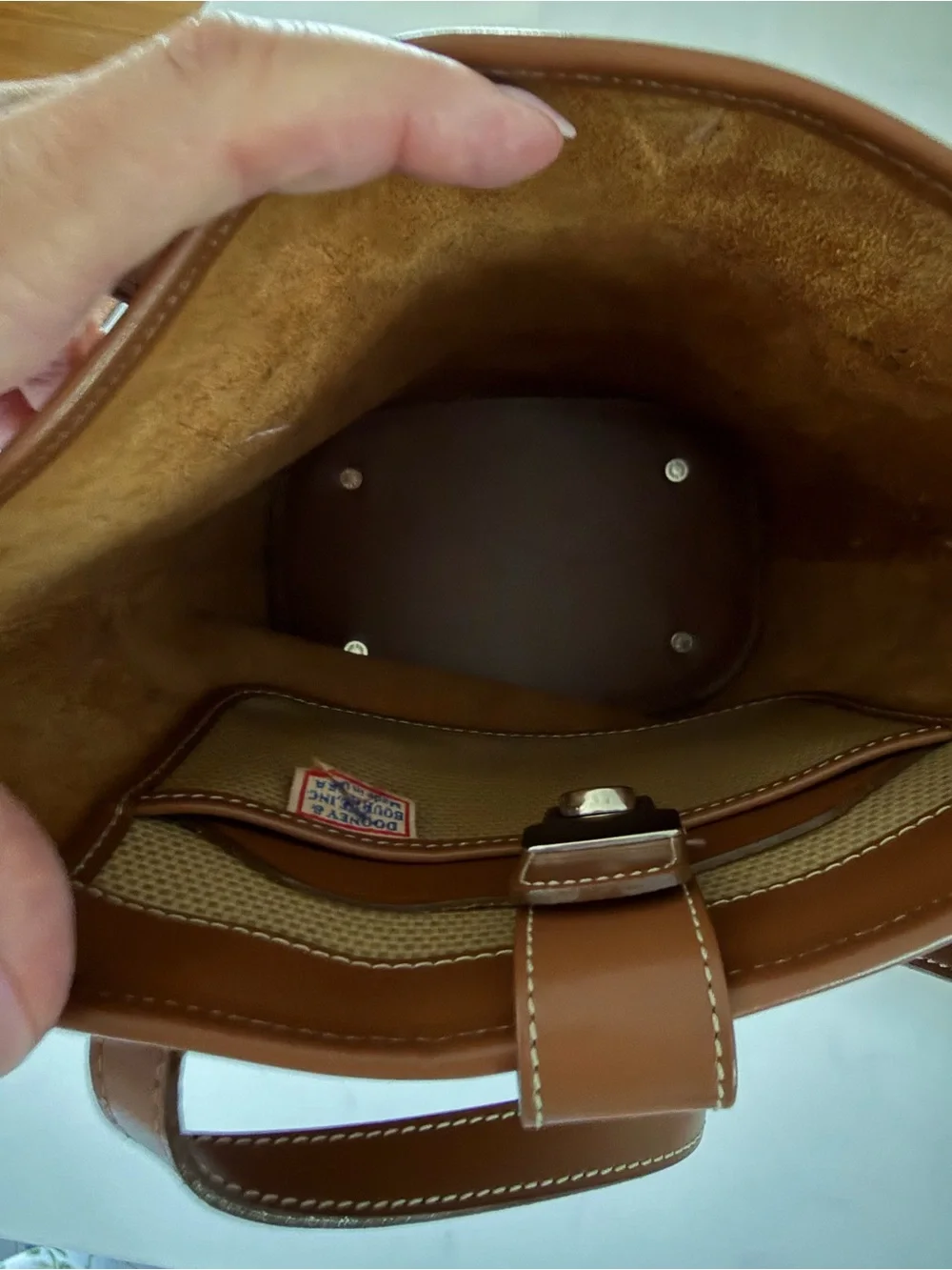 DOONEY & BOURKE•British tan leather bucket shoulder bag EUC